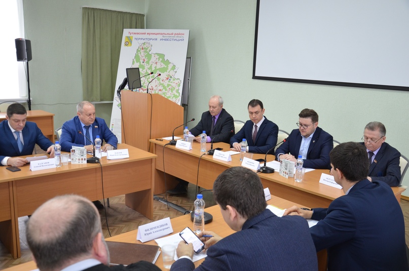 Глава района Дмитрий Юнусов совместно с руководством Корпорации развития малого и среднего предпринимательства Ярославской области представил депутатам Ярославской областной Думы тутаевский промышленный парк «Мастер»