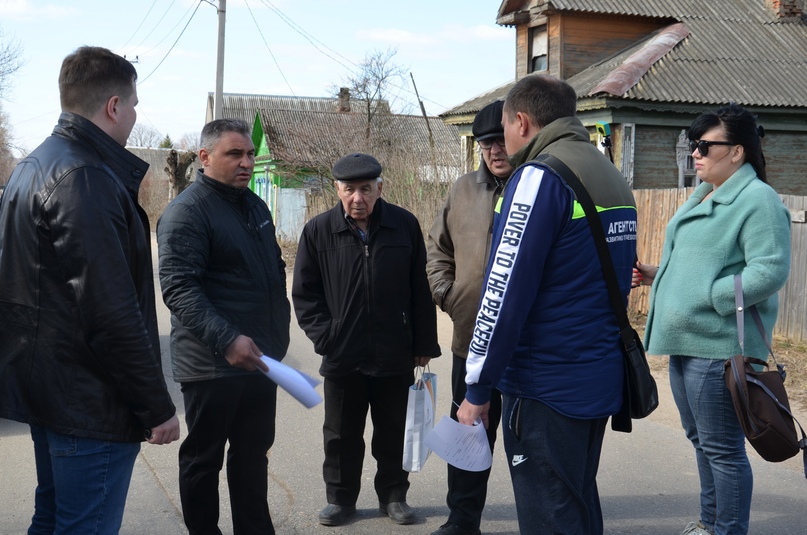 В левобережной части города представители администрации, муниципального учреждения «Агентство по развитию ТМР», подрядной организации и общественности проинспектировали объекты дорожного строительства у которых еще не истек гарантийный срок