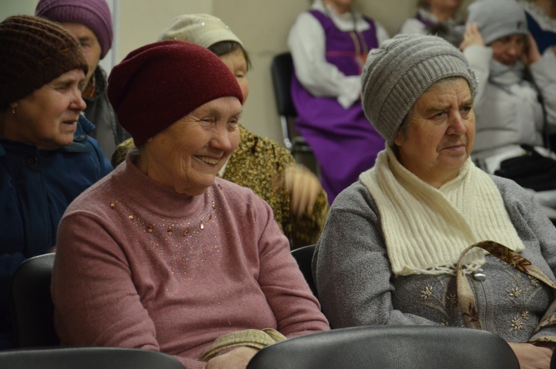 С ОТКРЫТОЙ ДУШОЙ И ДОБРЫМ СЕРДЦЕМ   В левобережной части города в районном Центре культуры и досуга отметили день инвалидов