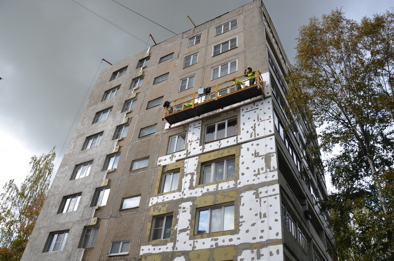 Также в ходе визита проверили ход работ по линии регионального Фонда капитального ремонта в Тутаеве и Константиновском