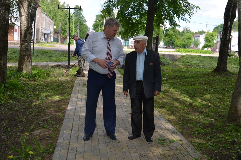 Глава Тутаевского района Дмитрий Юнусов, сопредседатель регионального штаба ОНФ Анатолий Упадышев, руководитель "Агентства по развитию Тутаевского района" Владимир Пшеничников, помощник главы района по вопросам левобережья Ирина Крутикова, председатель ТО