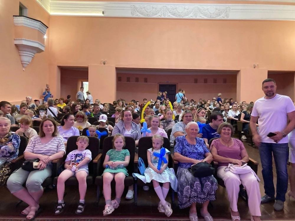 Спектакль и угощение – в Константиновском