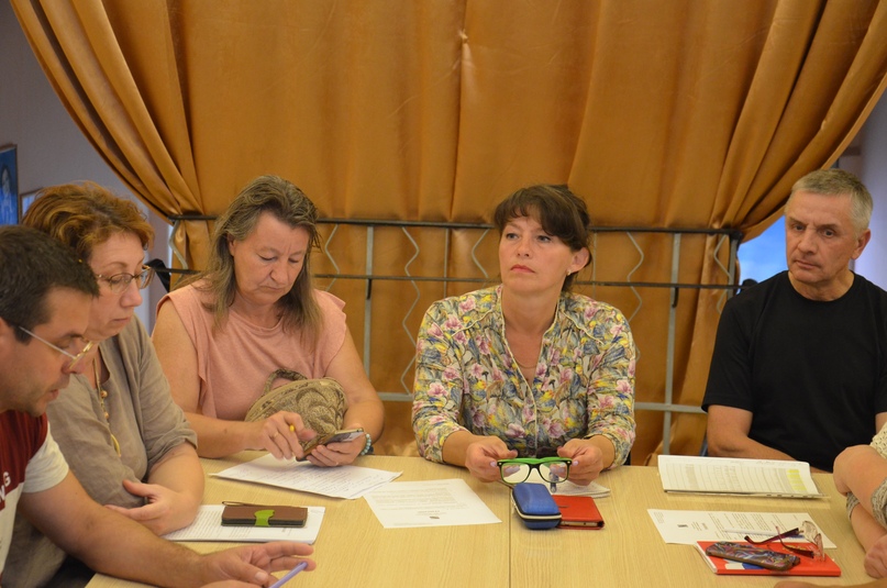 Как обеспечить жителей Левобережья возможность заниматься любимыми видами спорта? Что нужно сделать для того, чтобы проекты с романовской стороны побеждали на конкурсе грантов поддержки активистов и общественных организаций? Эти и другие вопросы обсудили 