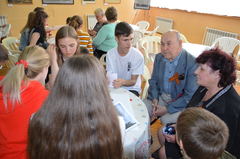 В тутаевском молодежном центре "Галактика" состоялась традиционная ежегодная "Встреча поколений", она организуется совместно с Советом ветеранов в преддверии Дня Победы