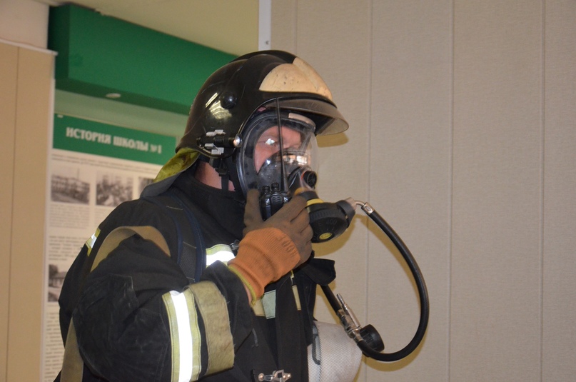 В тутаевском лицее № 1 прошли учения сотрудников МЧС с привлечением пожарного расчета ПЧ-20