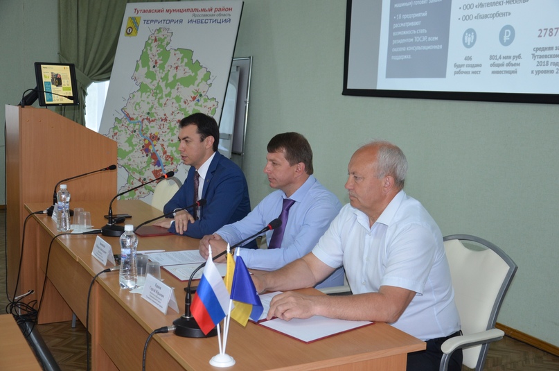 На заседании муниципального совета глава района Дмитрий Юнусов выступил с отчетом о работе администрации в 2018 году