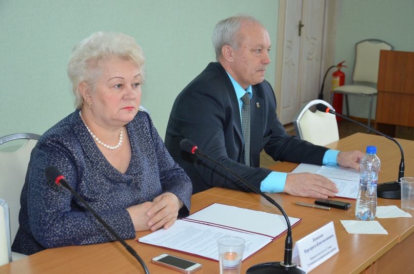 В муниципальном совете решили вызвать руководителей ресурсоснабжающих организаций