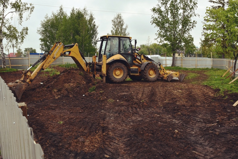По уже сложившейся традиции в городском парке правобережья Тутаева ежегодно благоустраивают одну новую точку, в этом году к преображению готовится пруд
