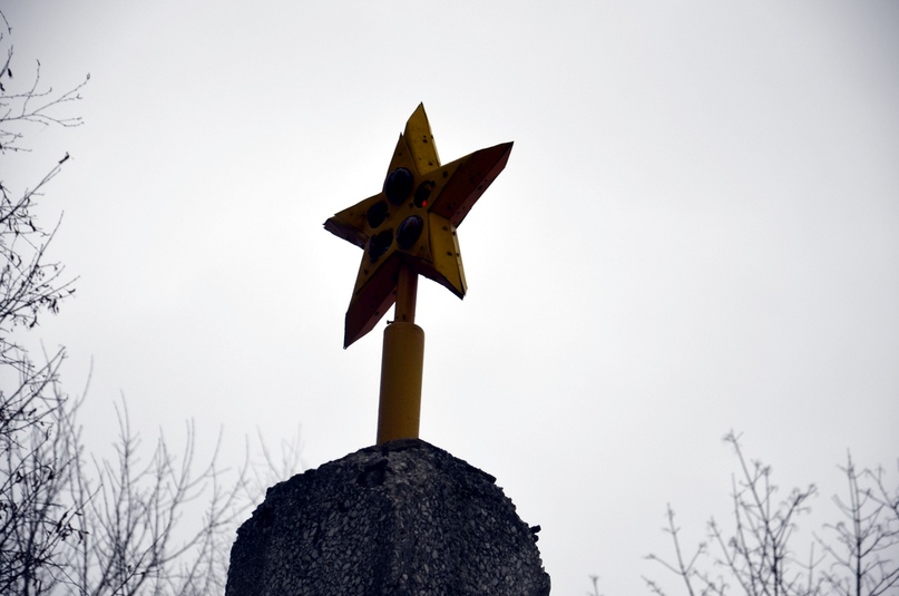 ВОЕННЫЕ ПАМЯТНИКИ НА ЛЕВОМ БЕРЕГУ К 75-летию Победы обрамляют новыми изящными оградами