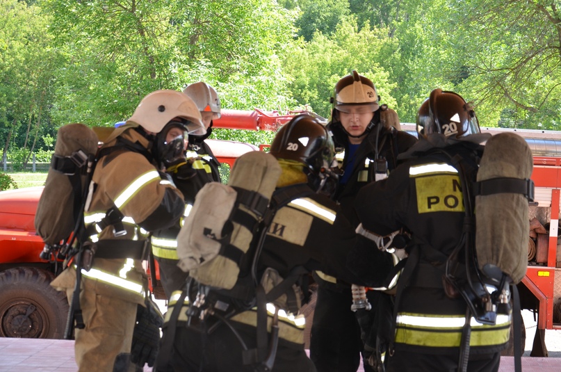 В тутаевском лицее № 1 прошли учения сотрудников МЧС с привлечением пожарного расчета ПЧ-20