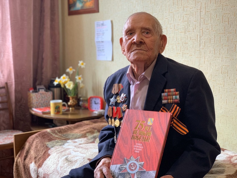 В преддверии 75-летия Великой Победы глава района Дмитрий Юнусов продолжает навещать ветеранов Великой Отечественной войны и поздравлять с приближающимся праздником