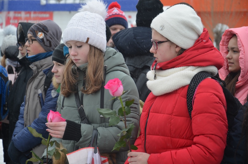 Сегодня у памятника воинам, погибшим в Афганистане и других горячих точках, состоялся митинг памяти