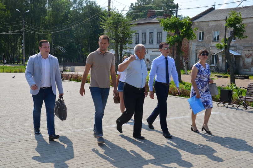 Стало уже дорой традицией проведение встреч главы Дмитрия Юнусова и руководителей структурных подразделений администрации района, а также муниципального учреждения «Агентство по развитию Тутаевского района» с жителями левобережной стороны города и района