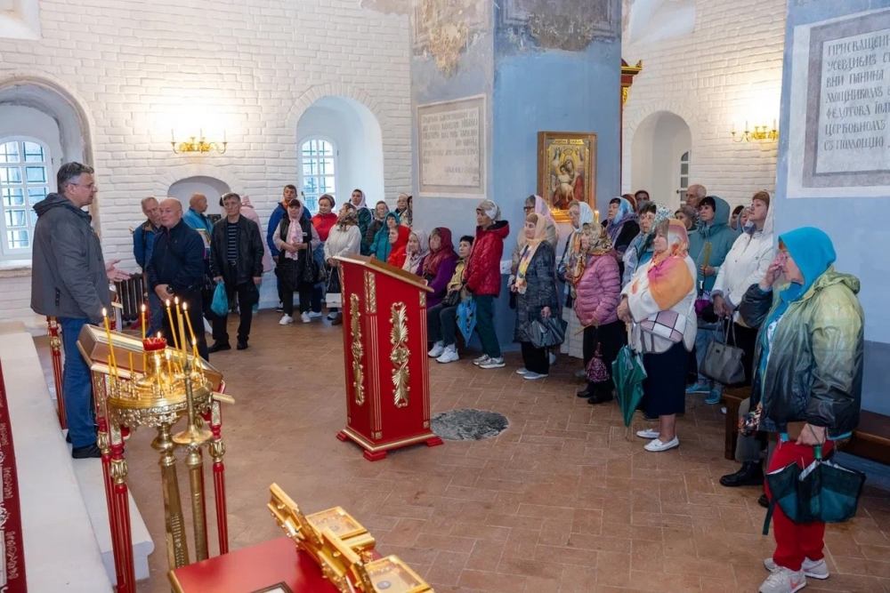 Ветеранам района организовали поездку на теплоходе по Волге
