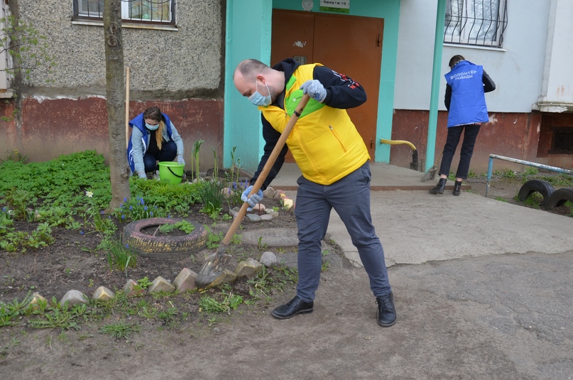 В Тутаевском районе проходит акция к 75-летию Великой Победы «Клумба для ветерана»