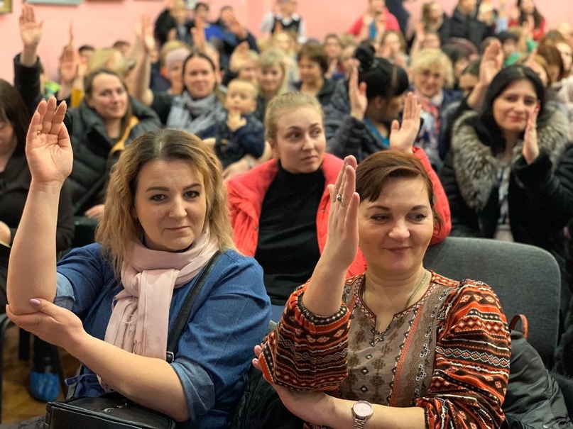 ЗАЧЕМ ШКОЛЕ №6 НОВАЯ ПЛОЩАДКА Определились в ходе встречи с общественностью