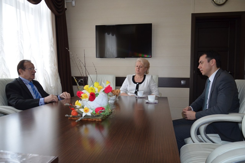 ПАМЯТИ ПЕРВОГО ГЛАВЫ