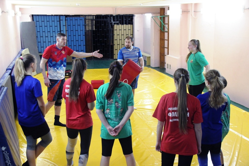 РЕГБИ-7: СБОРНАЯ РЕГИОНА СОБИРАЕТСЯ В КОНСТАНТИНОВСКОМ СП В Фоминском состоялся учебно-тренировочный сбор юных регбисток Ярославской области