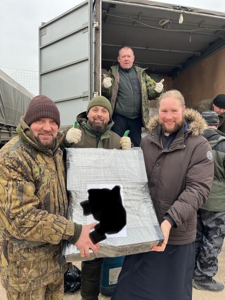 Гуманитарный конвой из Тутаева с благословением дошел до наших бойцов