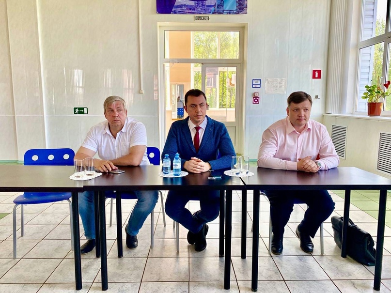 Глава района Дмитрий Юнусов провел встречу с сотрудниками нефтемаслозавода имени Менделеева в Константиновском