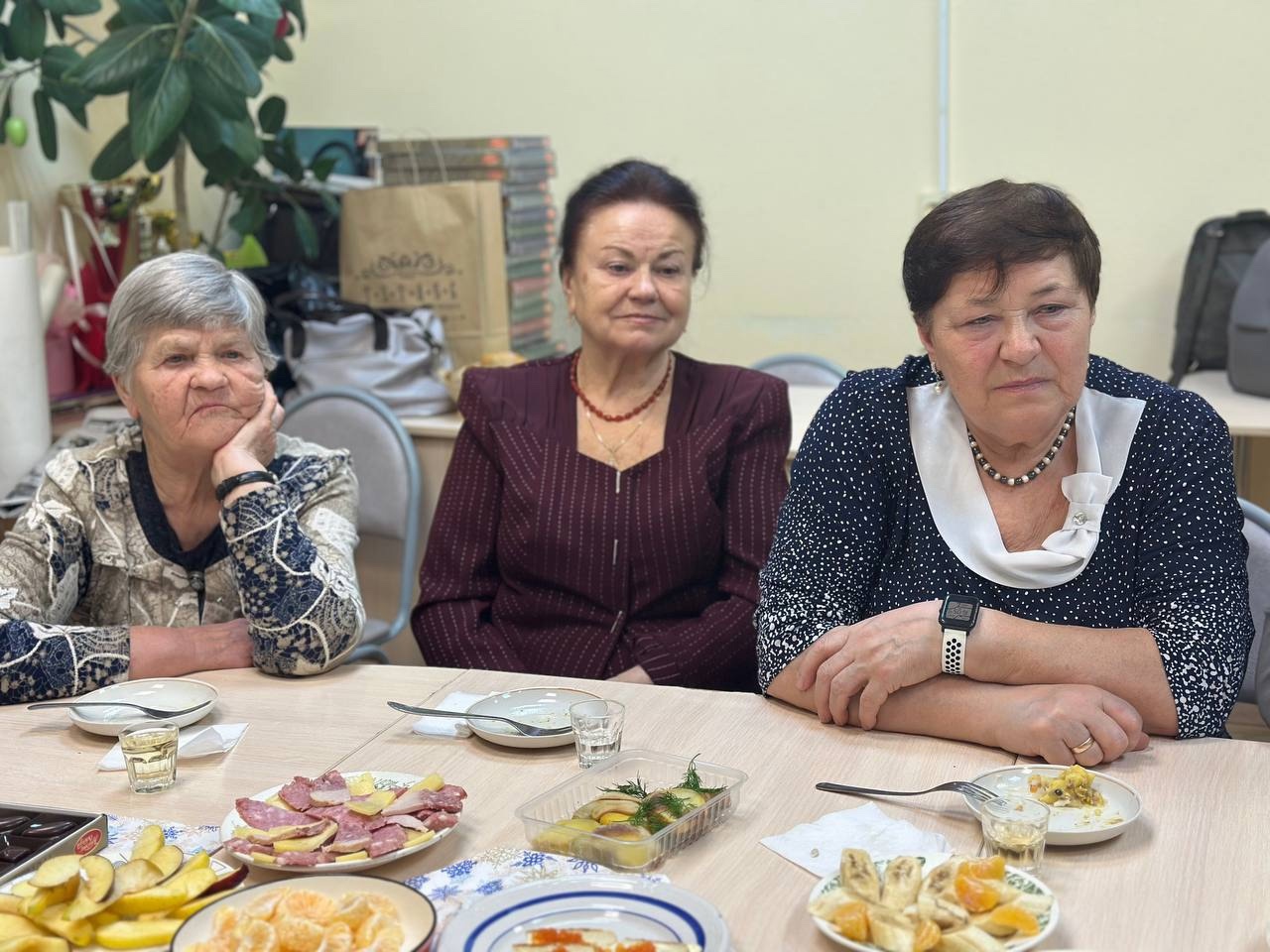 Тепло предновогодней встречи: глава района и ветераны подвели итоги года