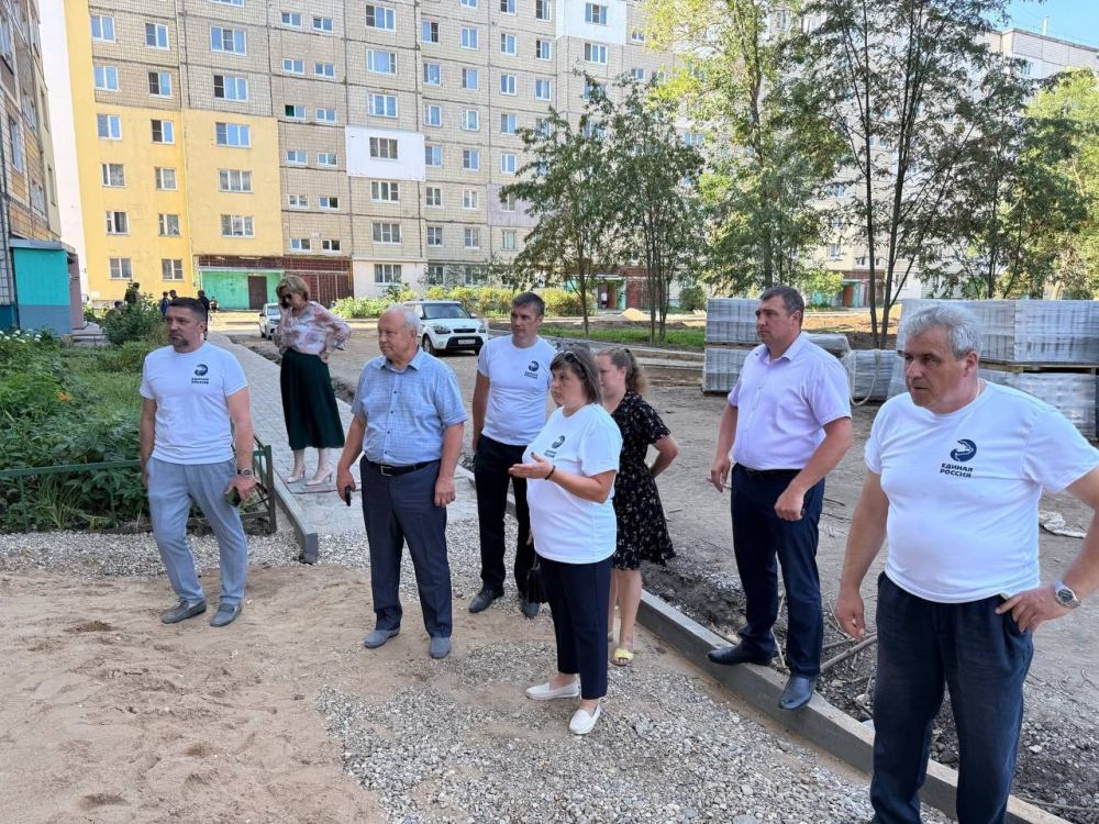 Благоустраивается двор на улице Розы Люксембург