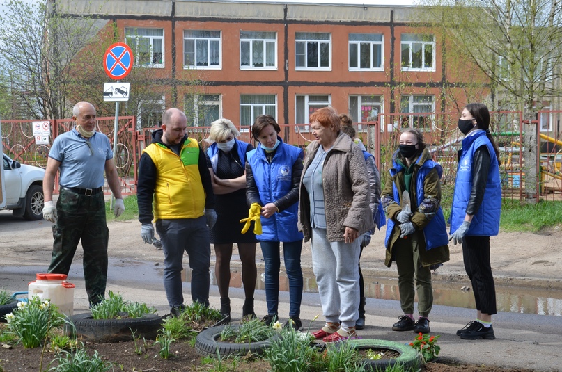 В Тутаевском районе проходит акция к 75-летию Великой Победы «Клумба для ветерана»