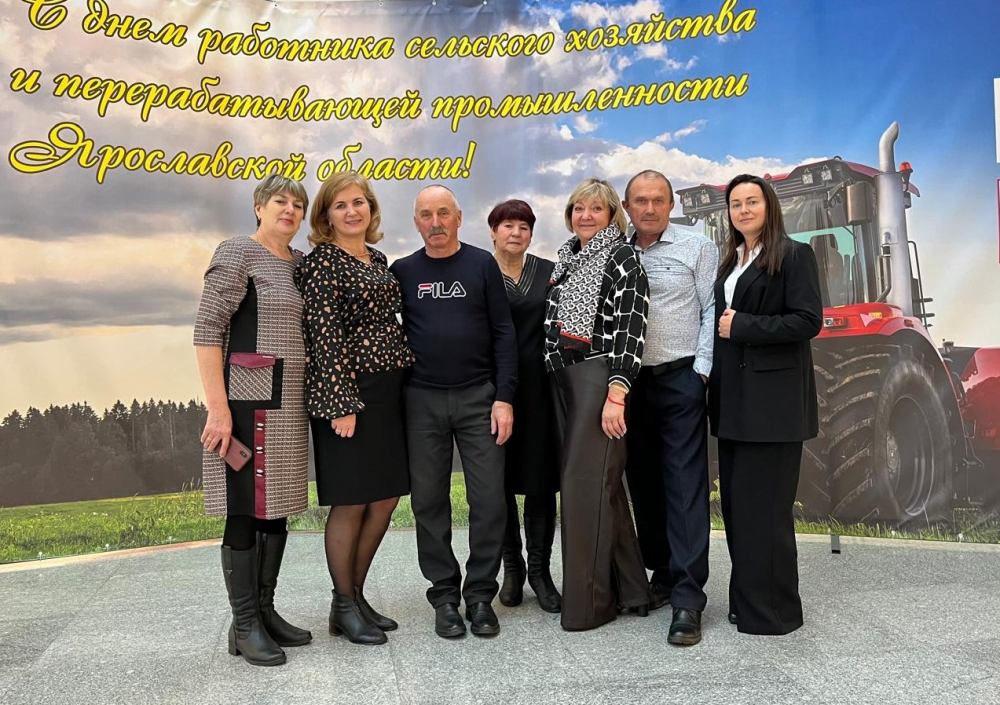 Честь и хвала труженикам села!