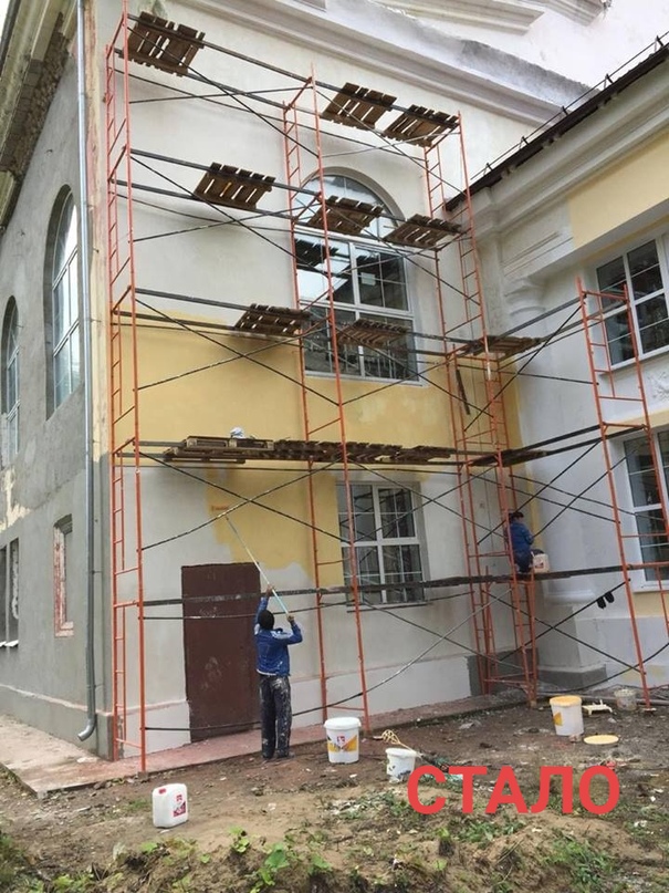 В поселке Константиновский идет ремонт социально-культурного комплекса