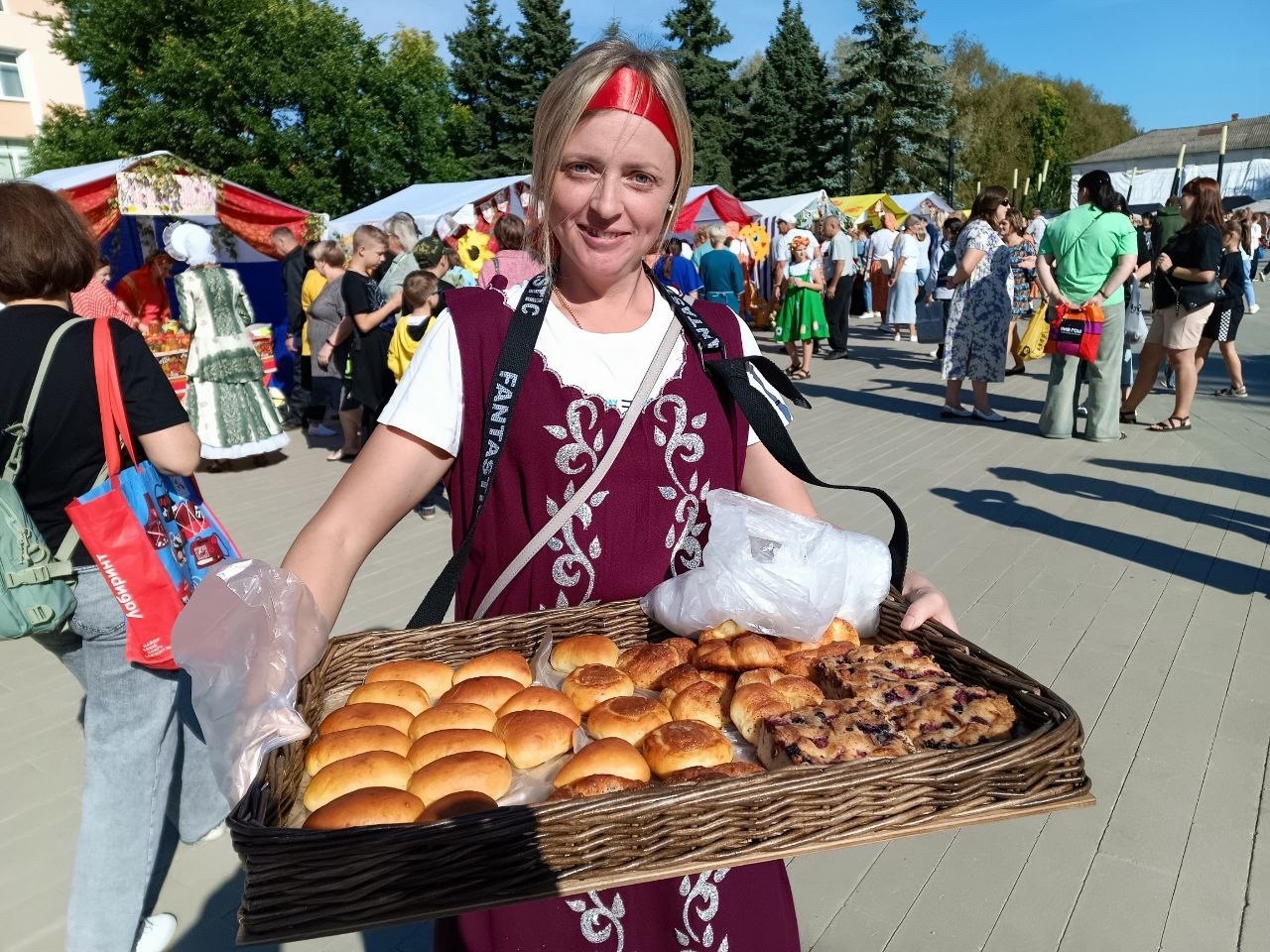 С широкой Борисоглебской ярмаркой!