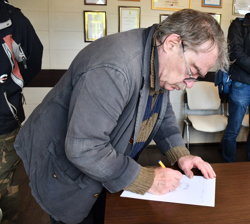 "Удачи во всем", - такое пожелание адресовал известный киноактер, сценарист, режиссер и художник Александр Адабашьян жителям Тутаева