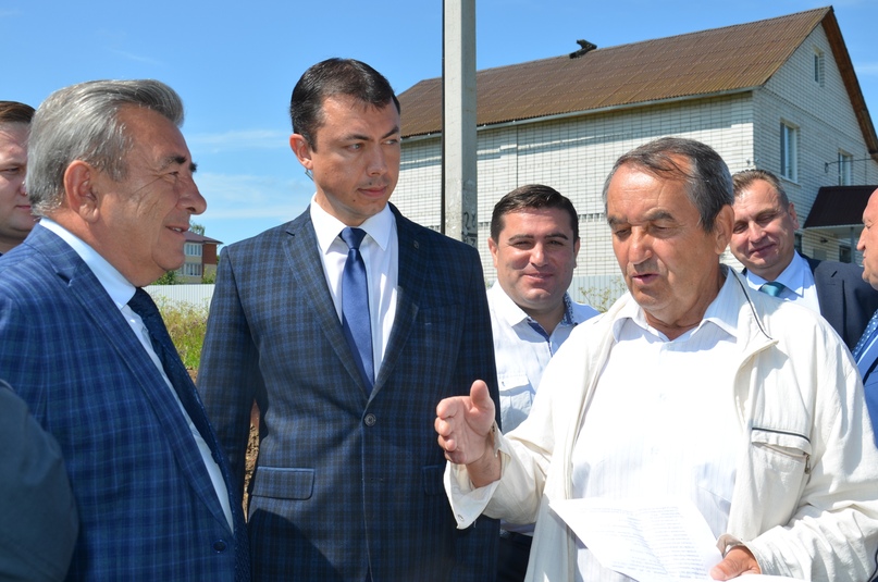 Представители регионального департамента дорожного хозяйства, органов местного самоуправления, депутаты Ярославской областной Думы и общественники ознакомились с ходом работ на объектах нацпроекта «Безопасные и качественные дороги» в Тутаевском районе