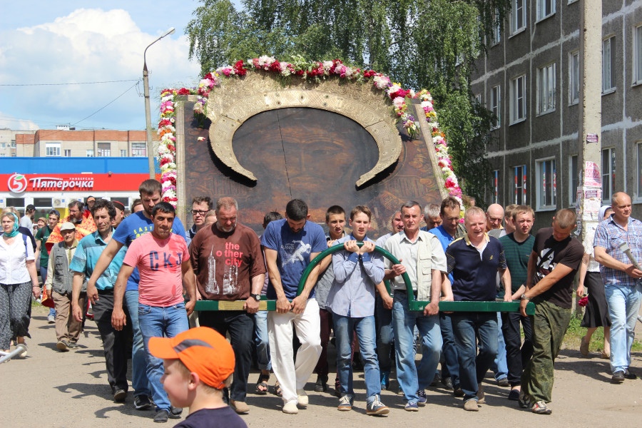 Украсим святыню к празднику