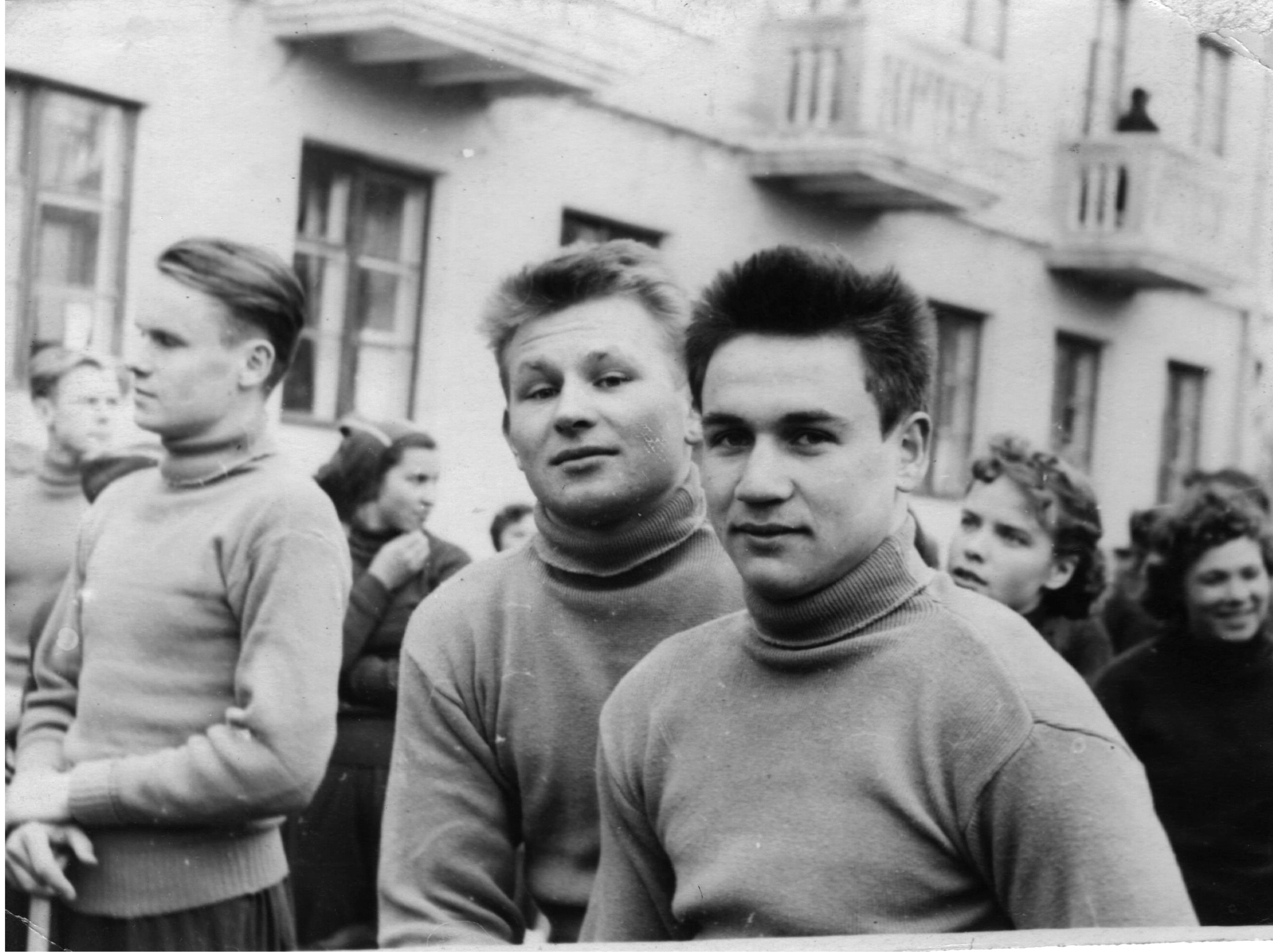 В команде молодости нашей