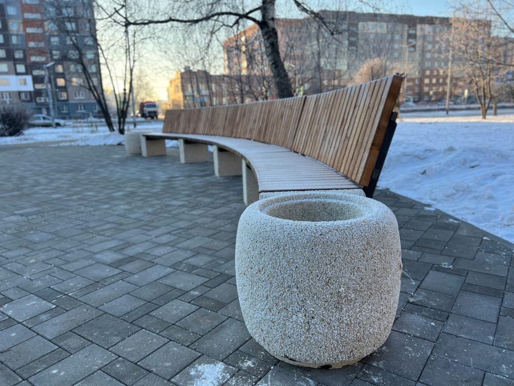 Благоустройство территории у «Галактики» продолжается 