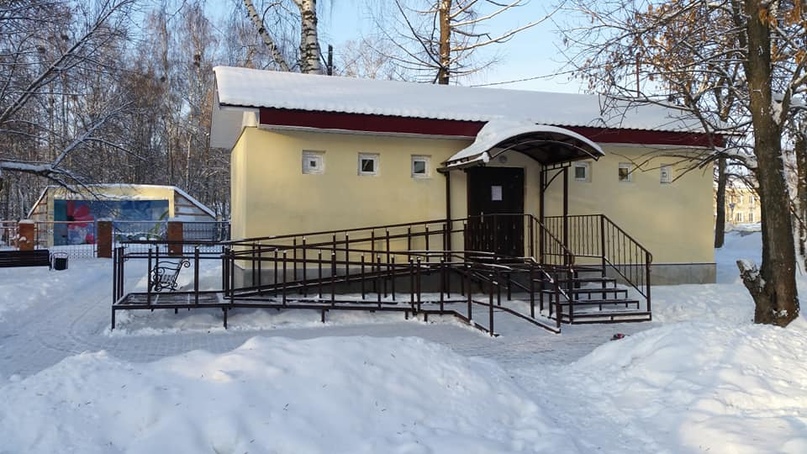 В городском парке романовской стороны Тутаева открылся новый общественный туалет, такой подарок был сделан горожанам к Новому году