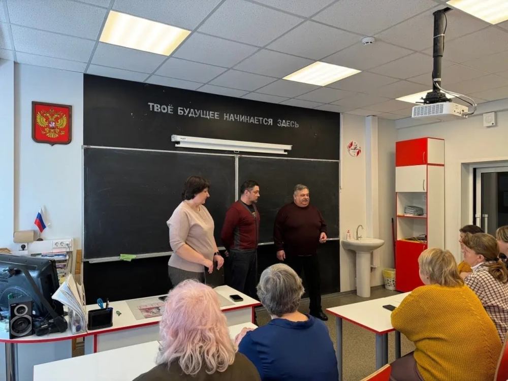 Ремонт главного входа центра образования № 1 одобрен