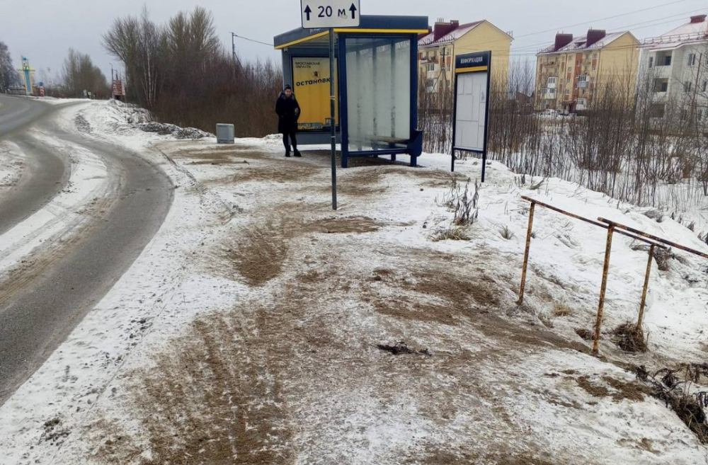 В Тутаевском районе проводятся работы по обработке тротуаров, улиц и дорог