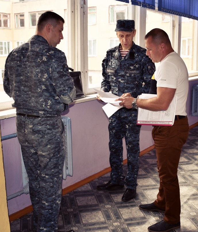 НОВЫЕ ПИЩЕБЛОКИ – К УЧЕБНОМУ ГОДУ  В школах сегодня непривычно тихо и пахнет краской