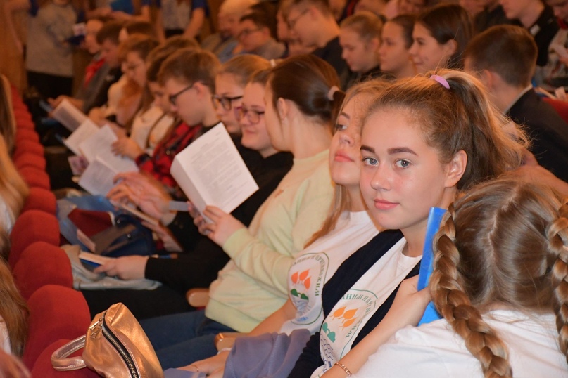 В субботу, 10 ноября, Тутаев погрузился в атмосферу добра, все волонтеры района собрались во Дворце культуры на II Добровольческий форум