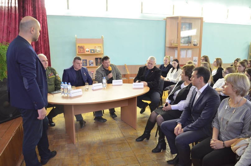 Кавалеры Золотой звезды — в школе имени Ушакова