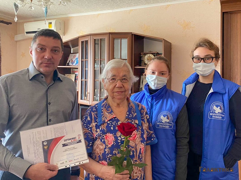 МОБИЛЬНАЯ БРИГАДА ПОМОЩИ   #ТутаевПомощь  Стартовал следующий этап всероссийского проекта "Мобильная бригада помощи", в рамках которого ветераны и инвалиды войны будут обеспечены телефонами с бесплатной, пожизненной мобильной связью