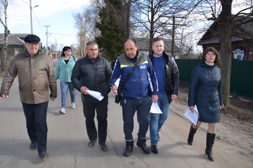 В левобережной части города представители администрации, муниципального учреждения «Агентство по развитию ТМР», подрядной организации и общественности проинспектировали объекты дорожного строительства у которых еще не истек гарантийный срок