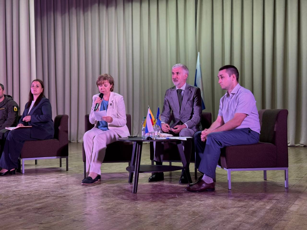 В Константиновском прошла встреча с жителями поселка