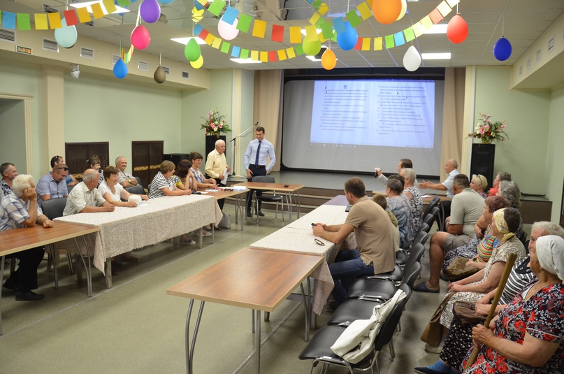 Стало уже дорой традицией проведение встреч главы Дмитрия Юнусова и руководителей структурных подразделений администрации района, а также муниципального учреждения «Агентство по развитию Тутаевского района» с жителями левобережной стороны города и района