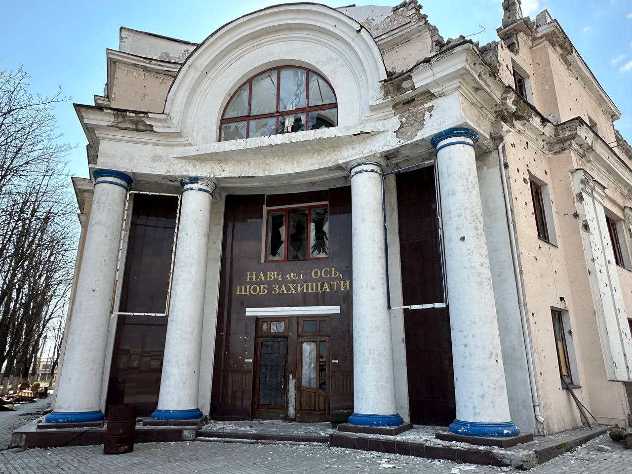 Автомобили и гуманитарные грузы доставлены в зону СВО