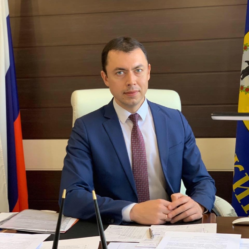 Уважаемые жители Тутаевского района!  ______ Поздравляю Вас с самым любимым для многих праздником – Новым годом!  ______ Желаю всем крепкого здоровья, благополучия, теплоты и нежности в семейном кругу, бесконечной доброты, всего самого прекрасного! Чтобы 