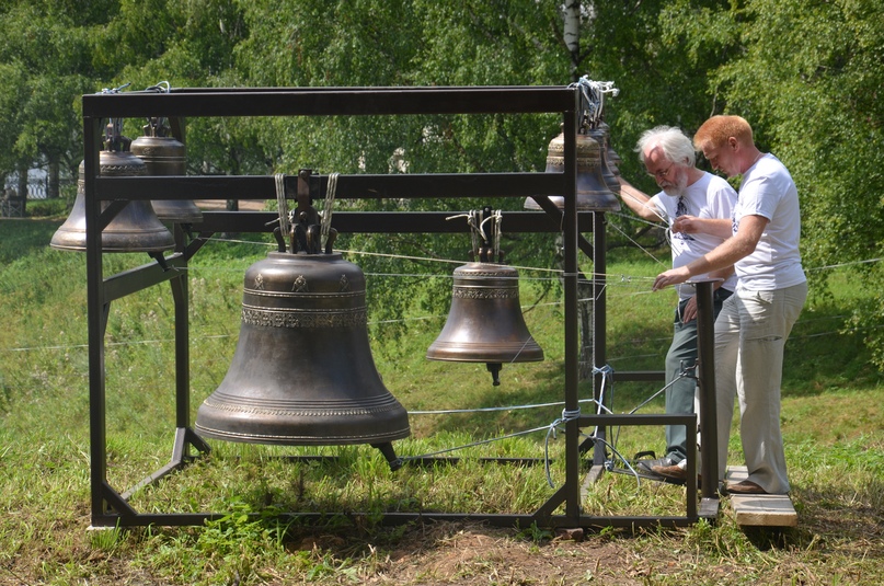 Звонили в колокола до воскресенья