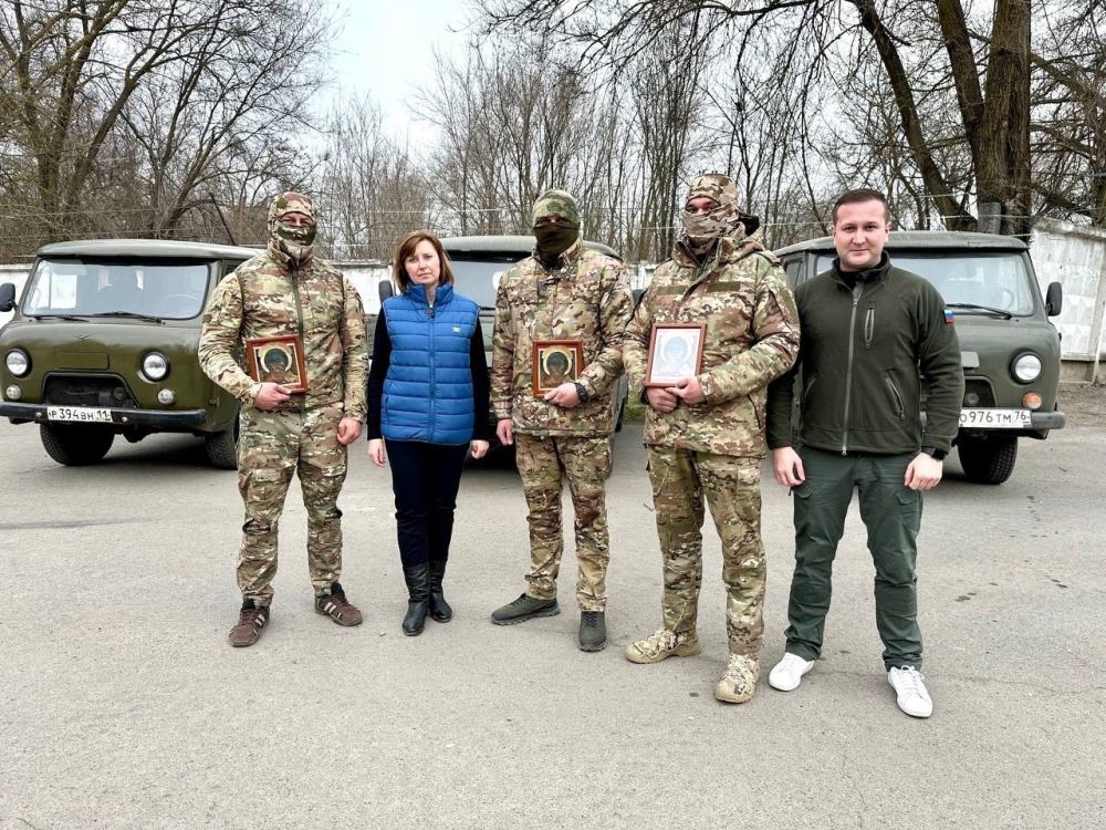 Автомобили и гуманитарные грузы доставлены в зону СВО