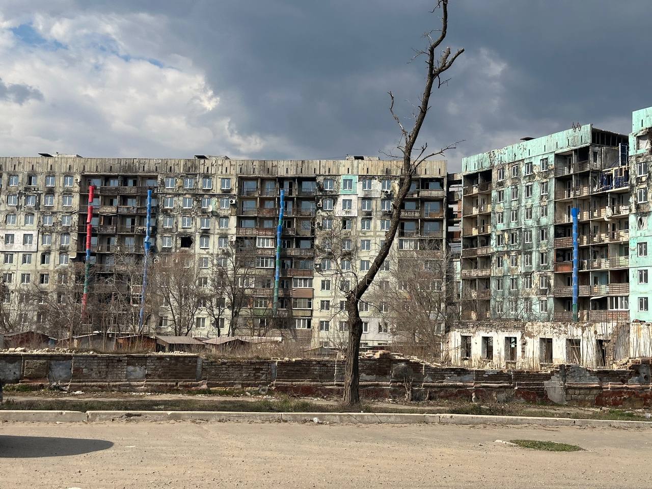 Автомобили и гуманитарные грузы доставлены в зону СВО